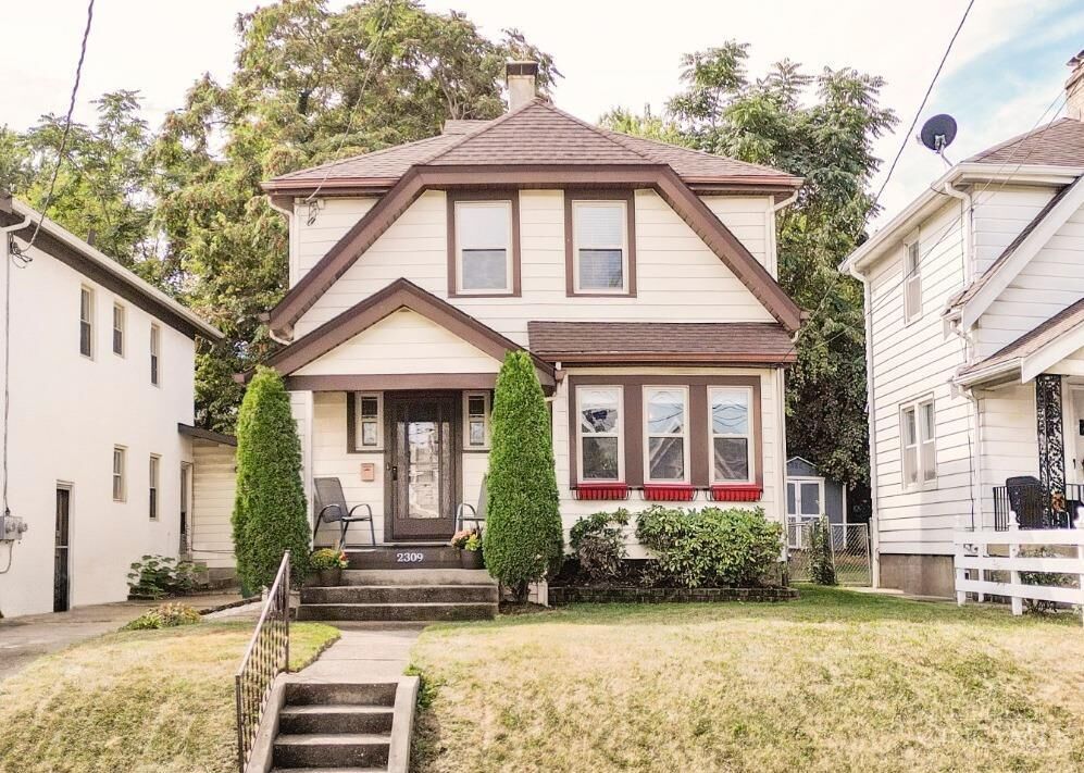Property Photo: 2309 Glenside Avenue OH 45212