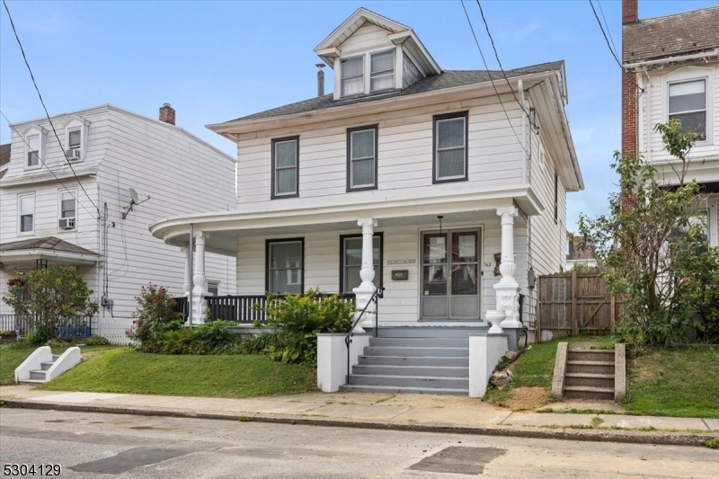 Property Photo:  162 Summit Avenue  NJ 08865 