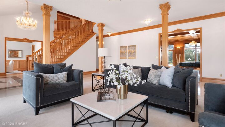 Property Photo: 2608 N Jefferson Way IA 50125