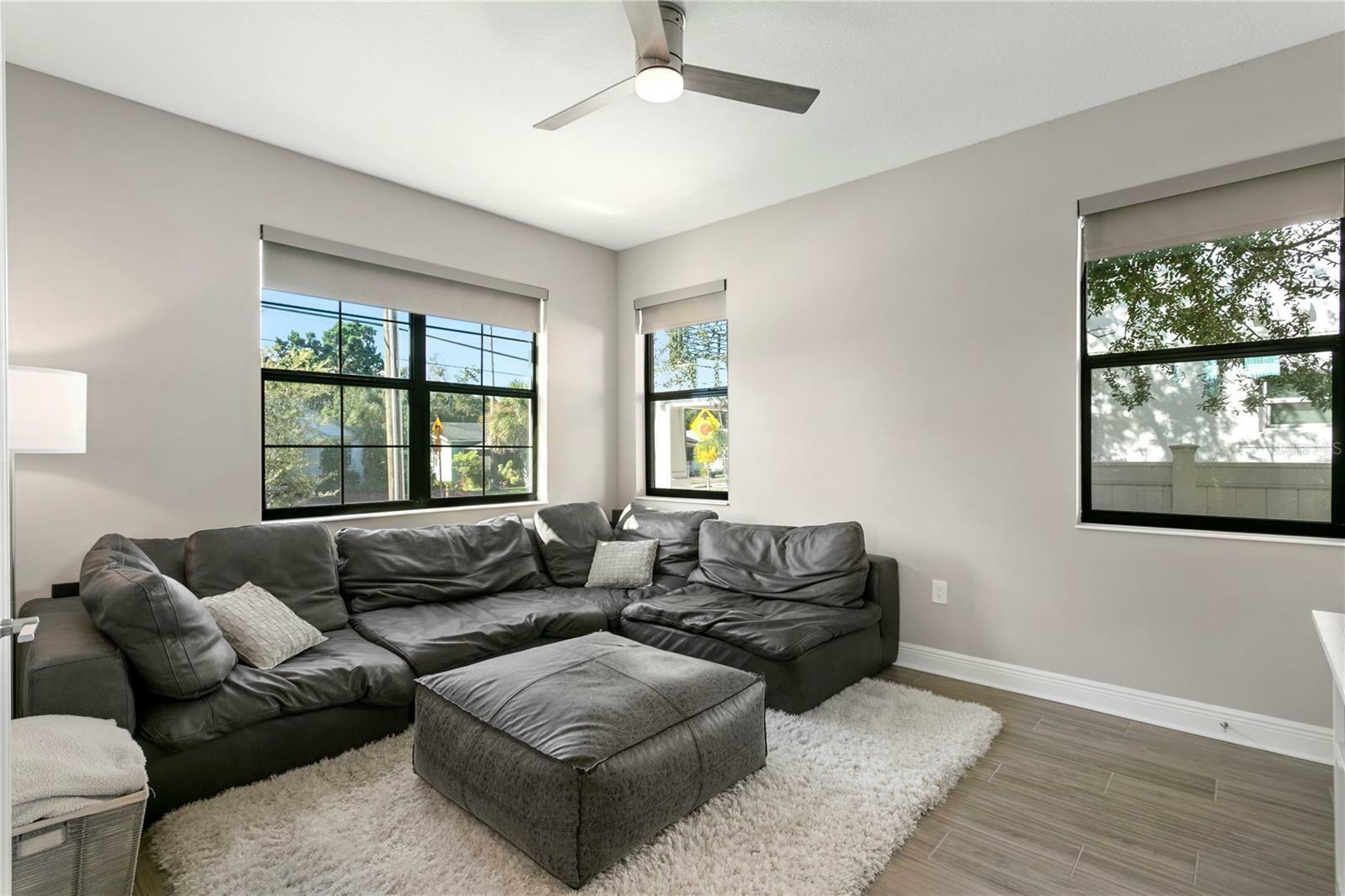 Property Photo:  201 W Violet Street  FL 33603 