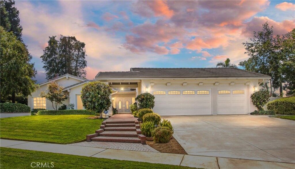 Property Photo: 405 Edgemont CA 92373