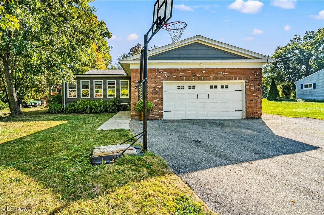 Property Photo:  11831 Summers Road  OH 44026 