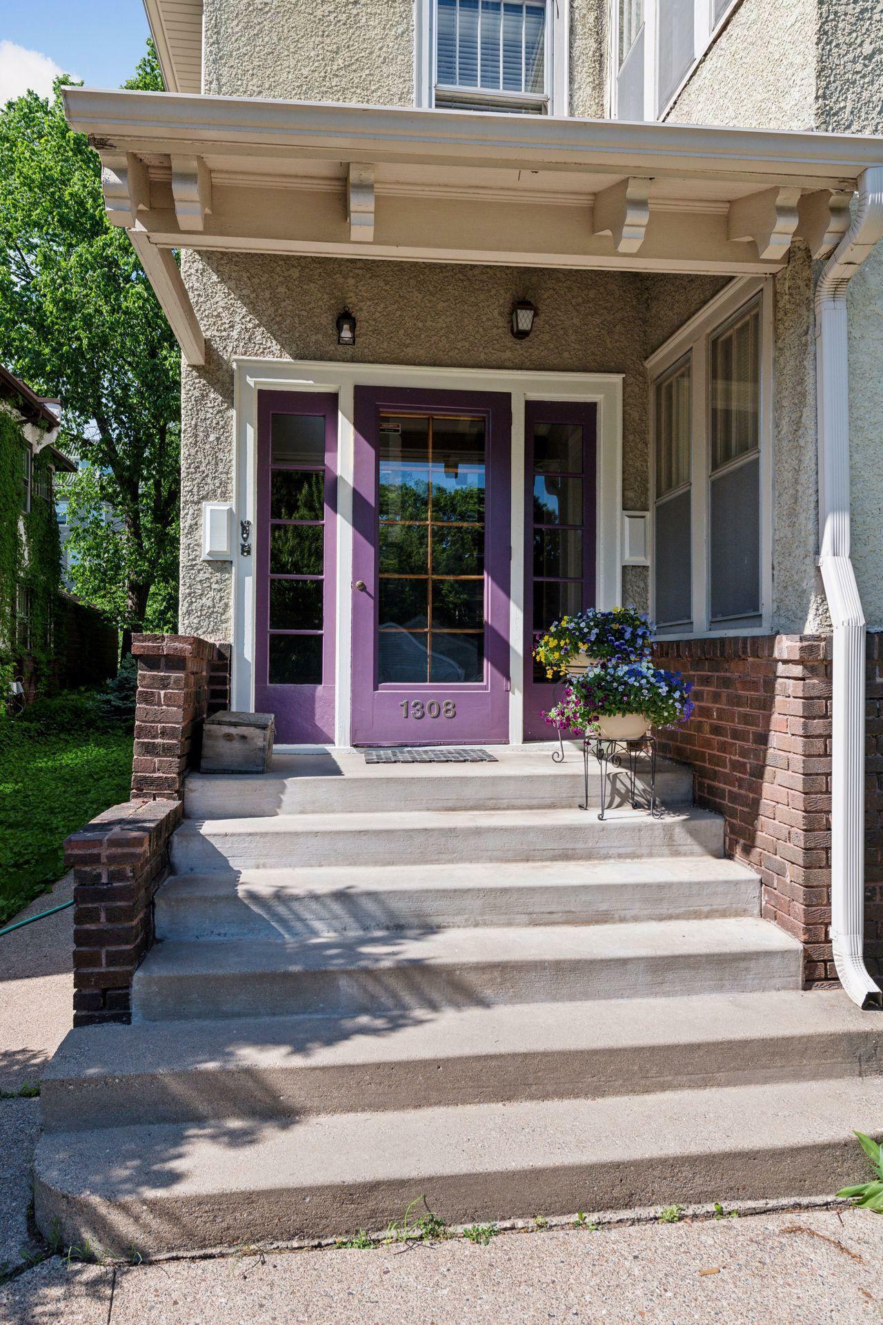 Property Photo:  1308 Douglas Ave 2  MN 55403 