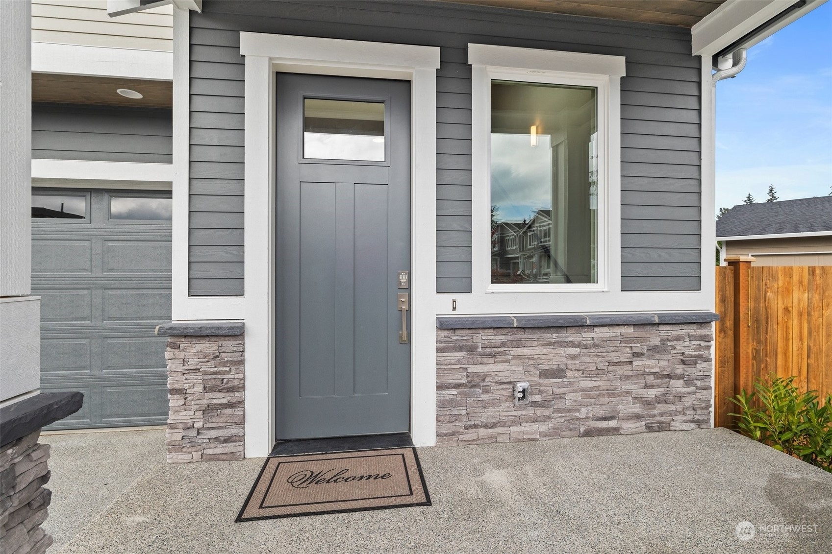 Property Photo: 1610 106th Place SW B WA 98204
