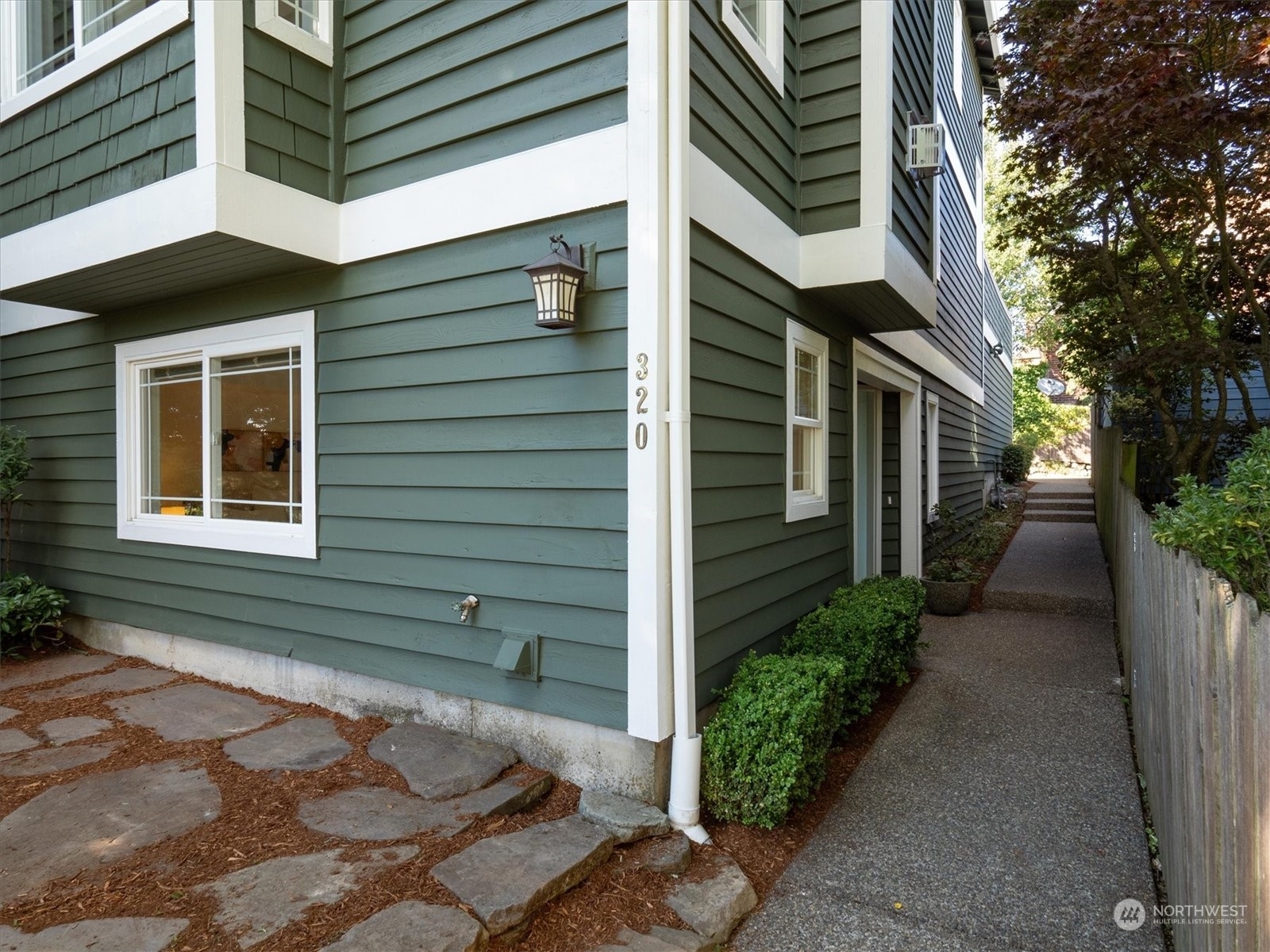 Property Photo:  320 NE 80th Street  WA 98115 