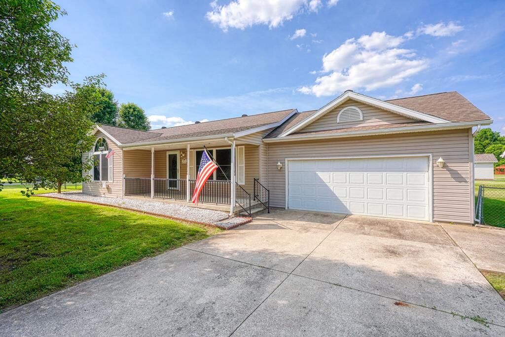 Property Photo: 271 Franklin Circle OH 45601