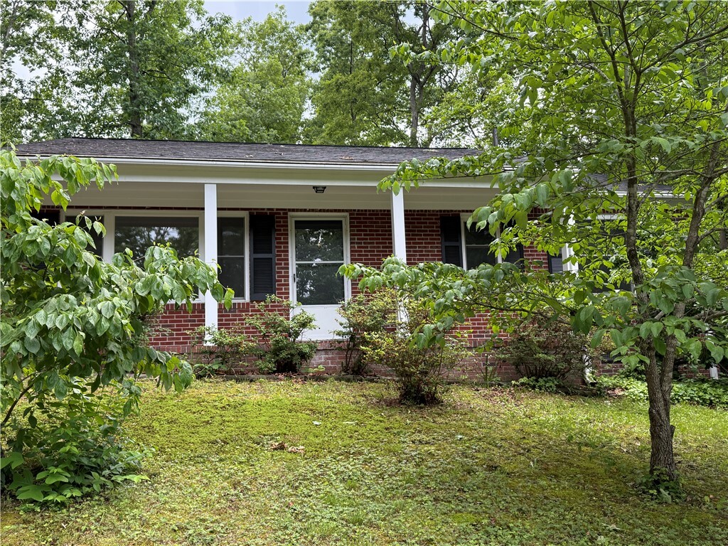 Property Photo: 229 Tyler Brooks Drive VA 23185