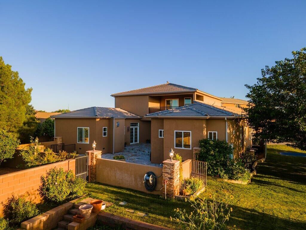 Property Photo:  1021 W Churrea St  UT 84780 