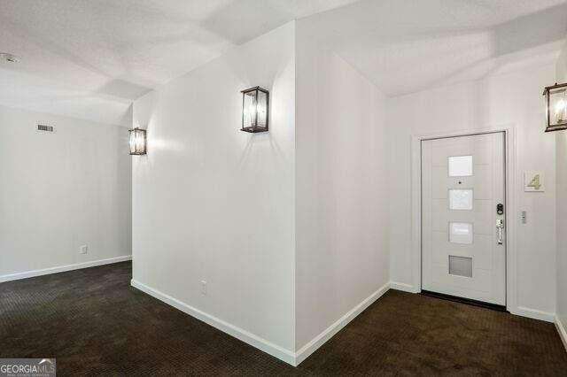 Property Photo:  2765 Peachtree Road NE 4  GA 30305 