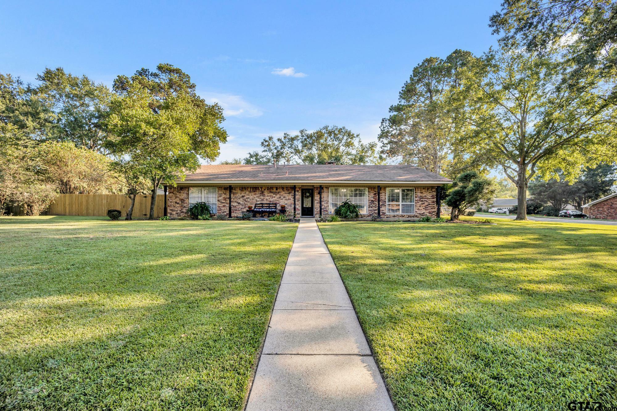 Property Photo:  807 Elizabeth  TX 75644 