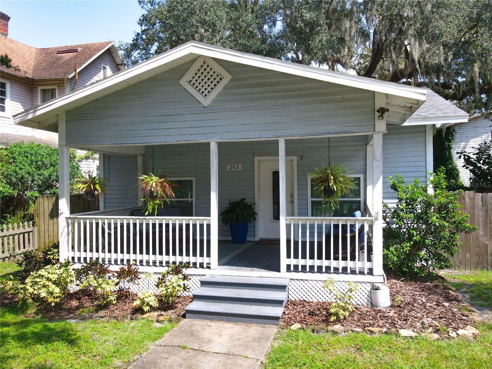 Property Photo:  203 S Maple Avenue  FL 32771 