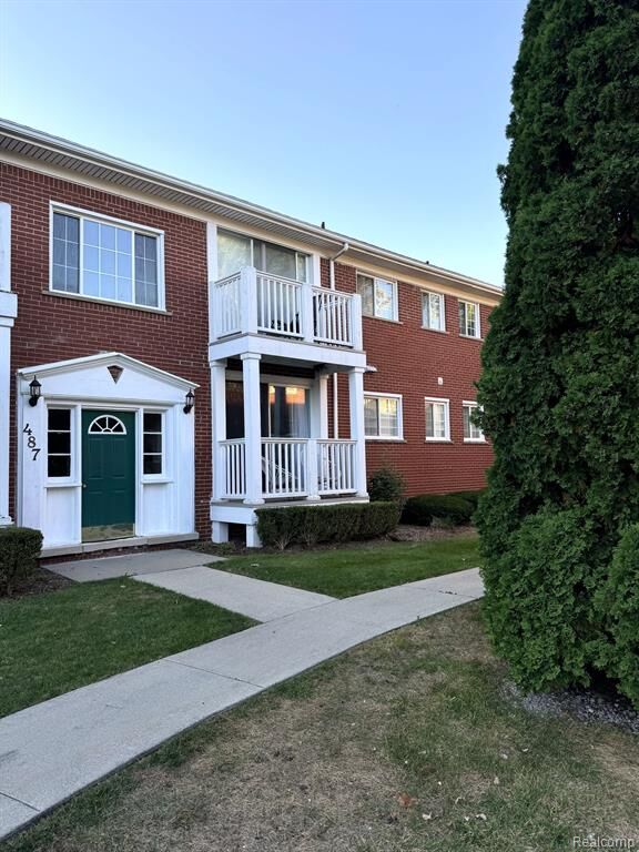 Property Photo: 487 N Eton Street B6 MI 48009 5955