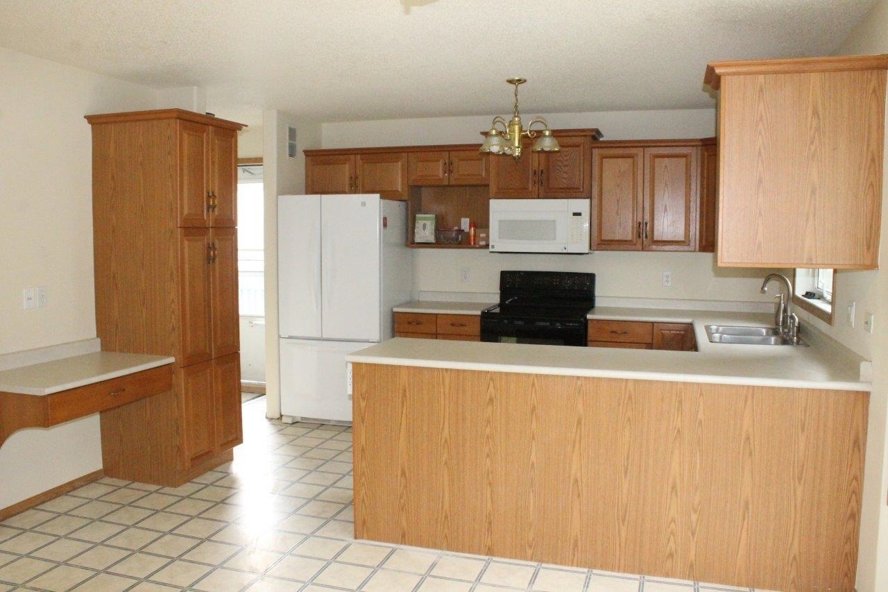 Property Photo:  112 Ward St  ND 58733 