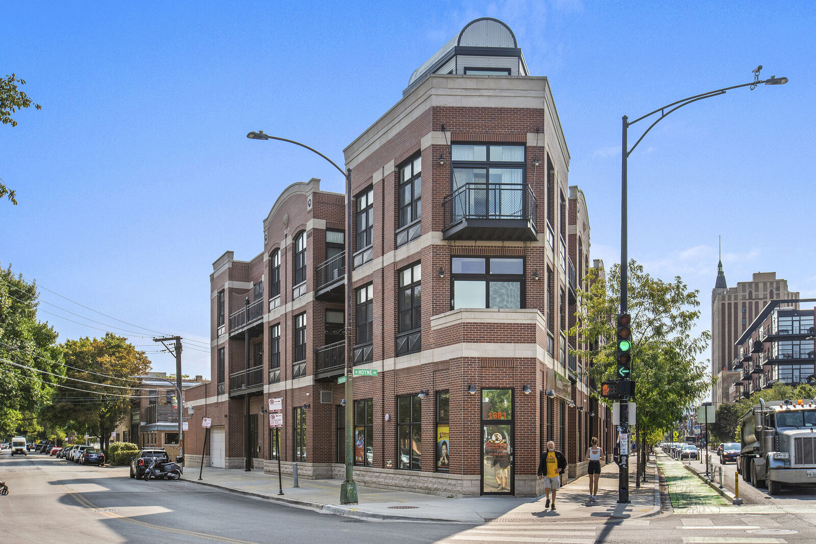 Property Photo:  2089 W Wabansia Avenue 208  IL 60647 