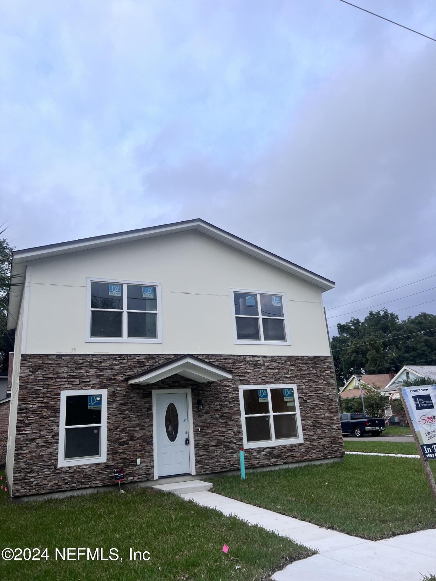 Property Photo: 1053 E Union Street FL 32206