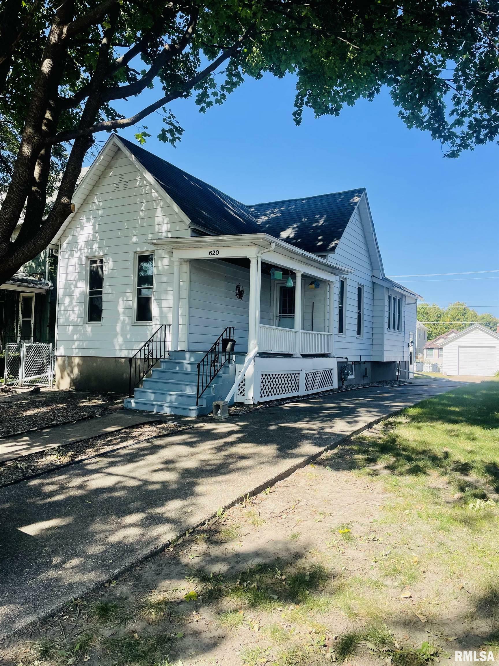 Property Photo:  620 4th Avenue South  IA 52732 