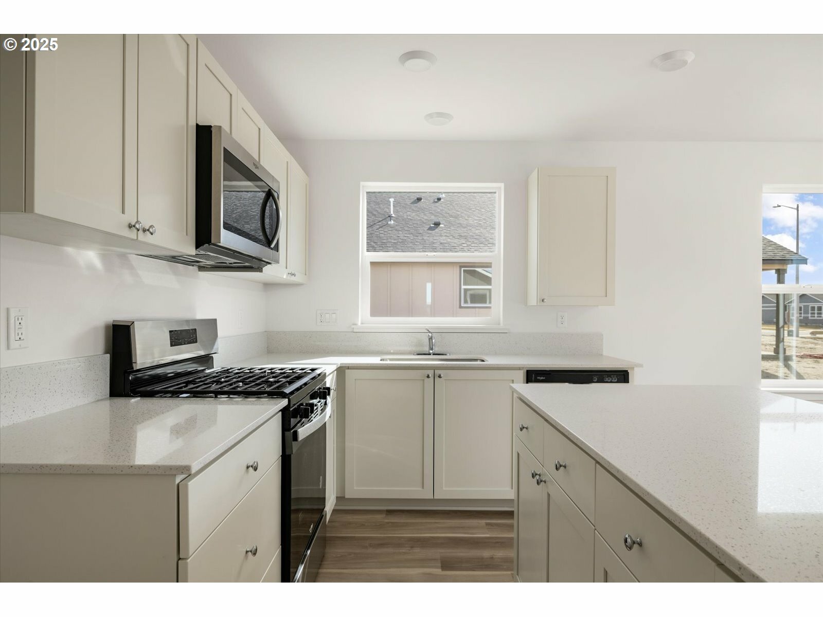 Property Photo:  152 SW Eagle Dr  OR 97818 