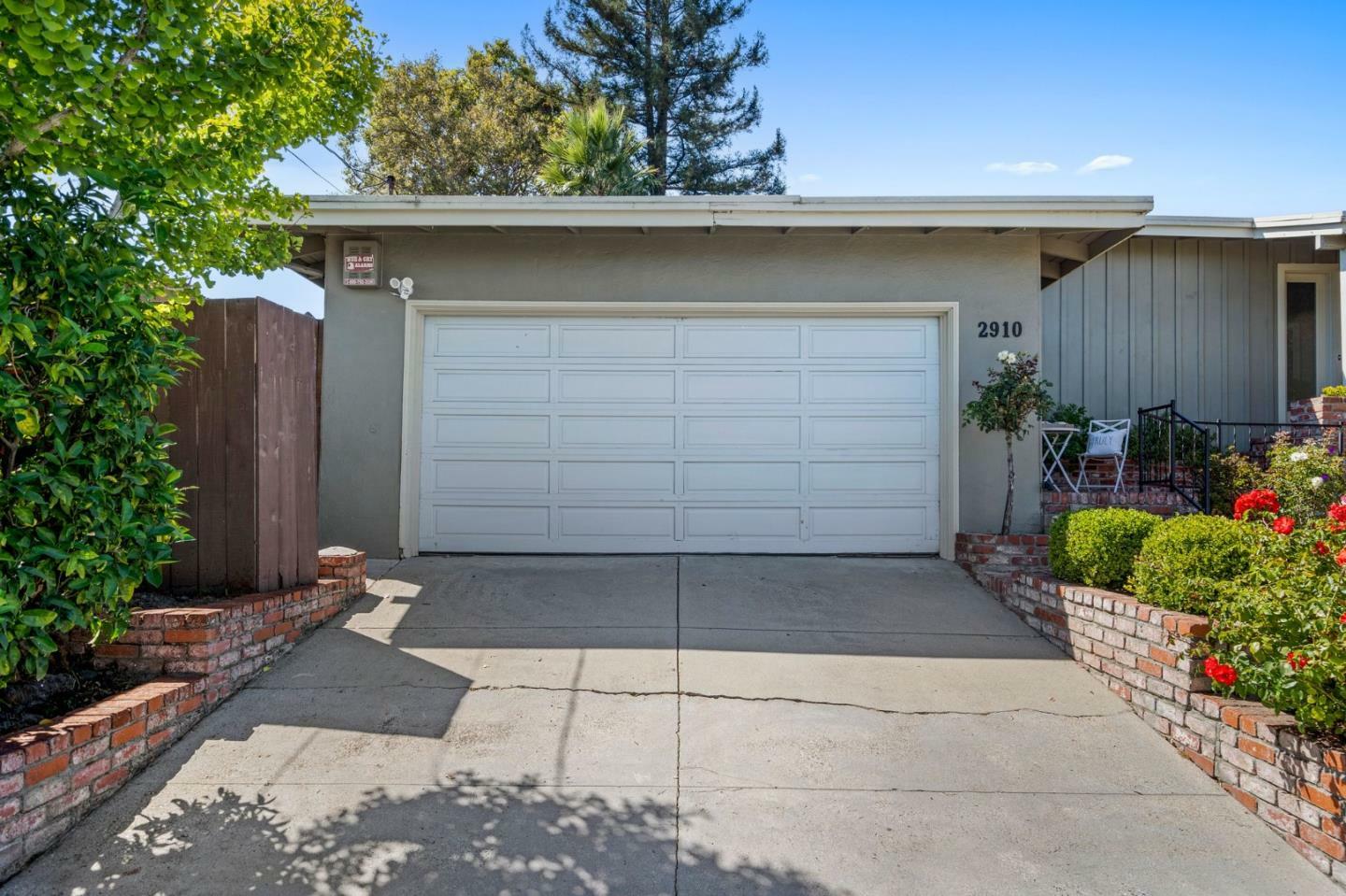 Property Photo:  2910 Fernwood Street  CA 94403 