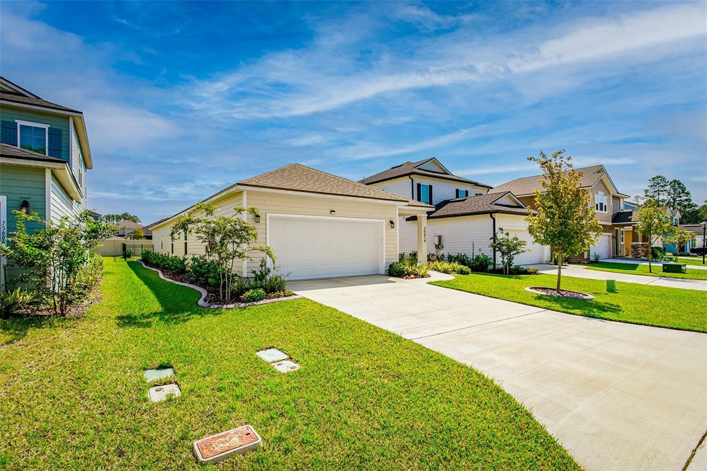 Property Photo:  75614 Blackbird Drive  FL 32097 