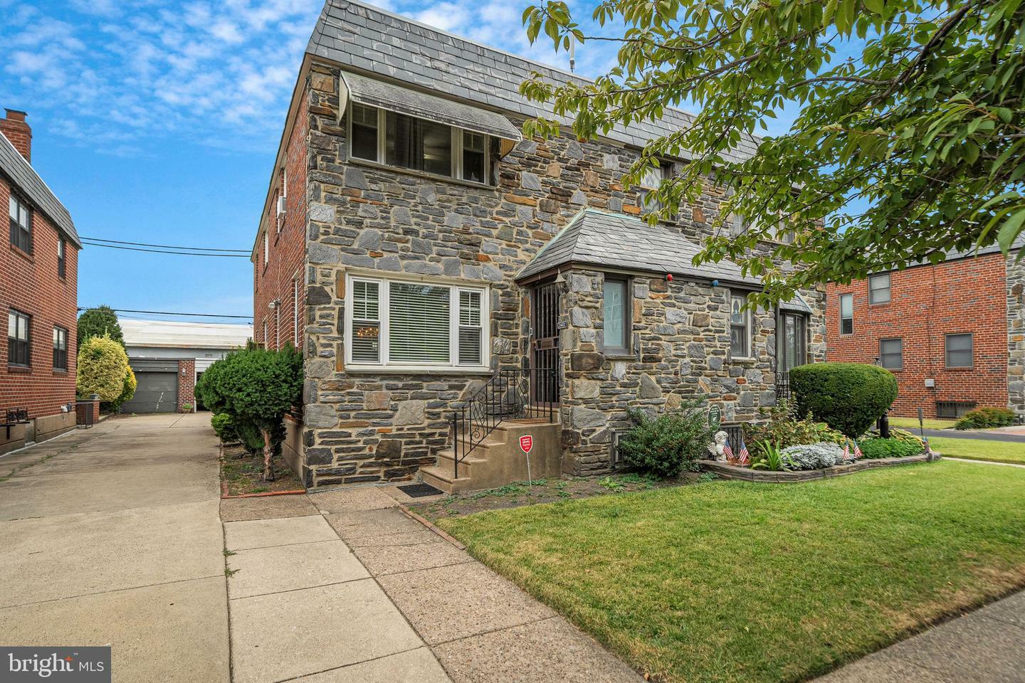 Property Photo:  2422 S 22nd Street  PA 19145 