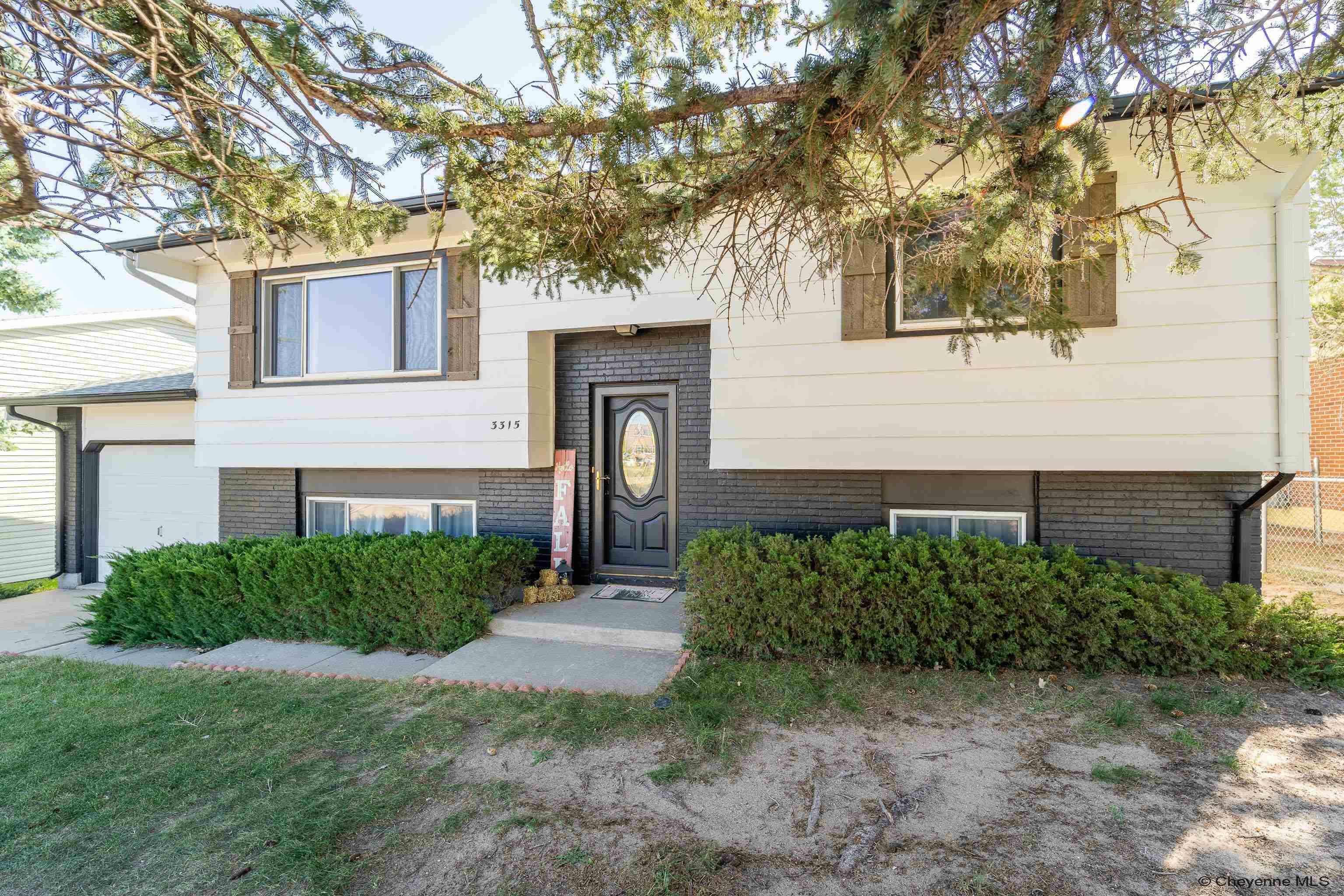 Property Photo:  3315 Grove Dr  WY 82001 