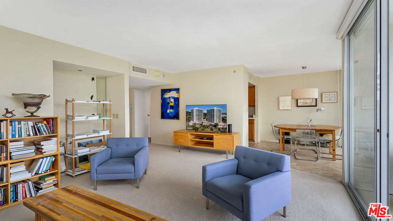 Property Photo:  201   Ocean Ave 1110B  CA 90402 