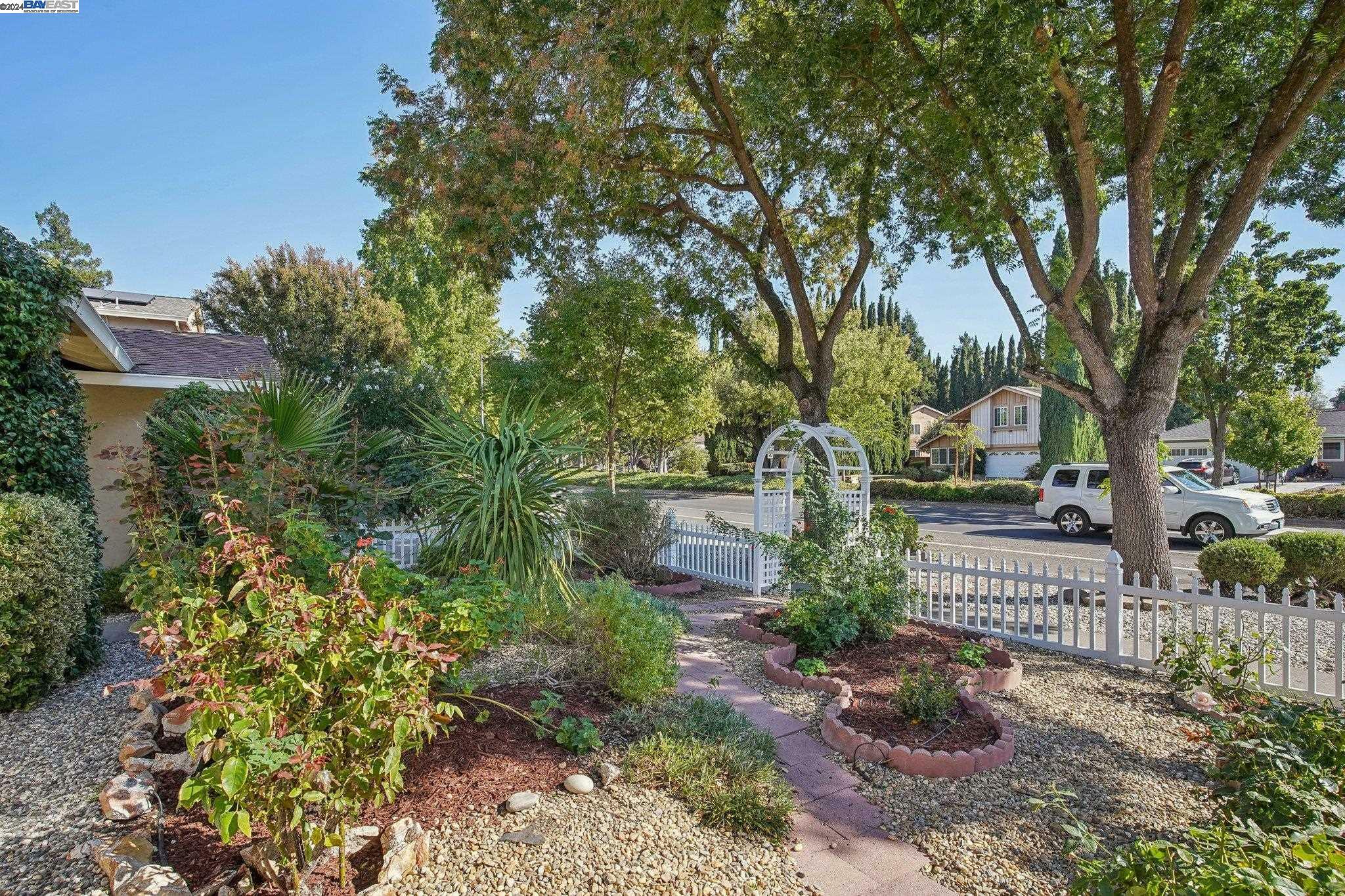 Property Photo:  4803 Del Valle Pkwy  CA 94566 