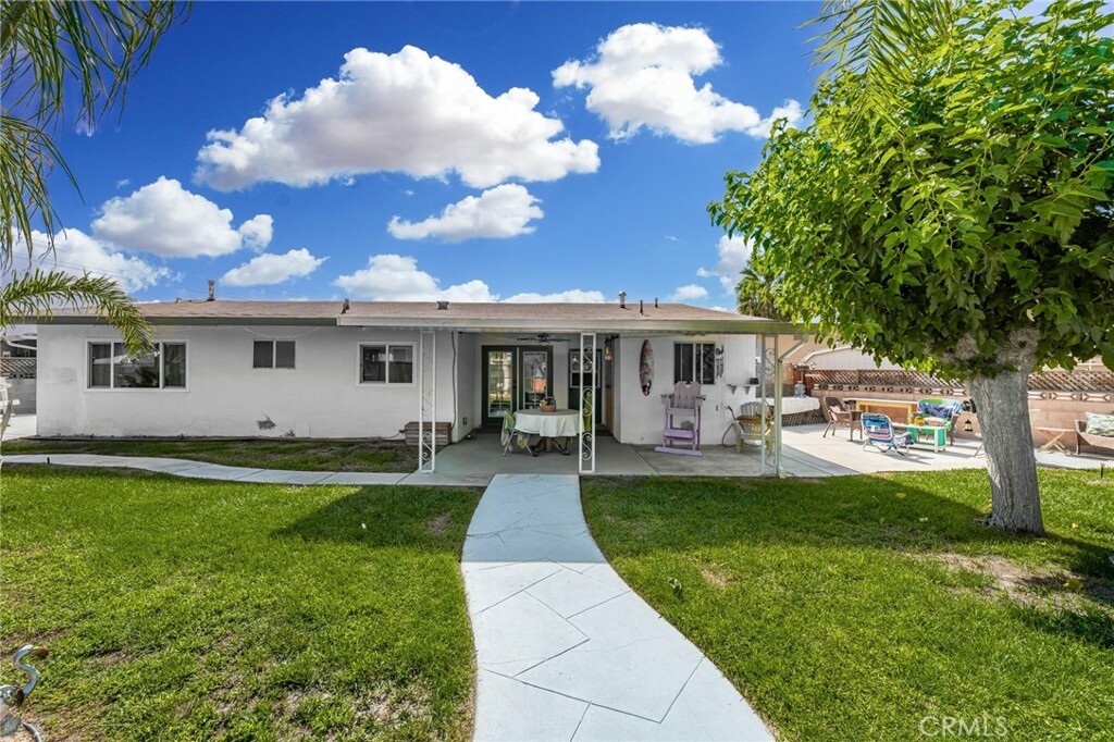 Property Photo:  860 S Alessandro Street  CA 92543 