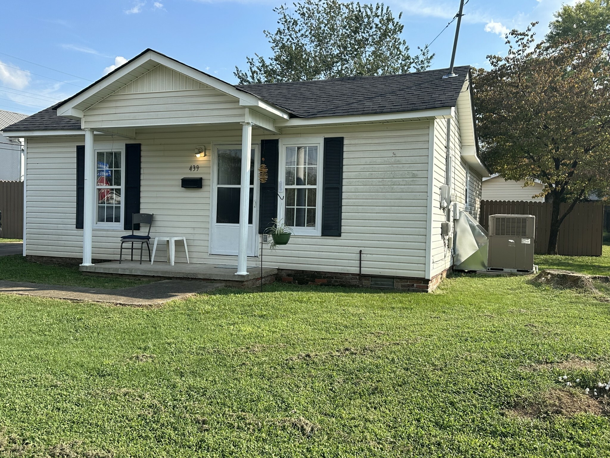 Property Photo:  439 4th St  TN 38464 