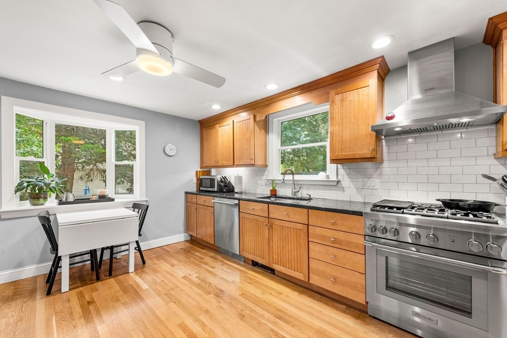 Property Photo:  84 Woburn St  MA 01867 