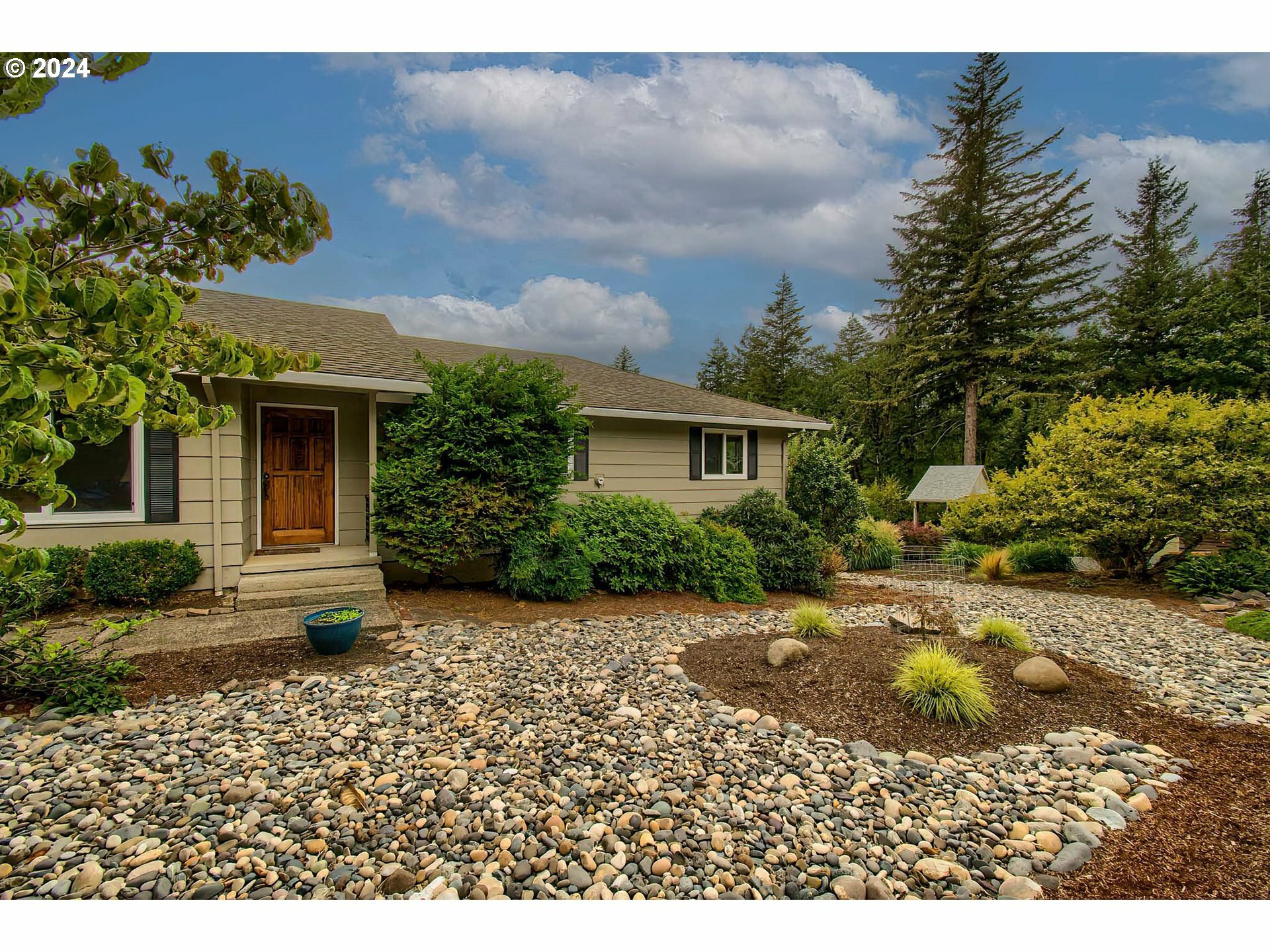 Property Photo:  120 NE Tari Ln  WA 98648 