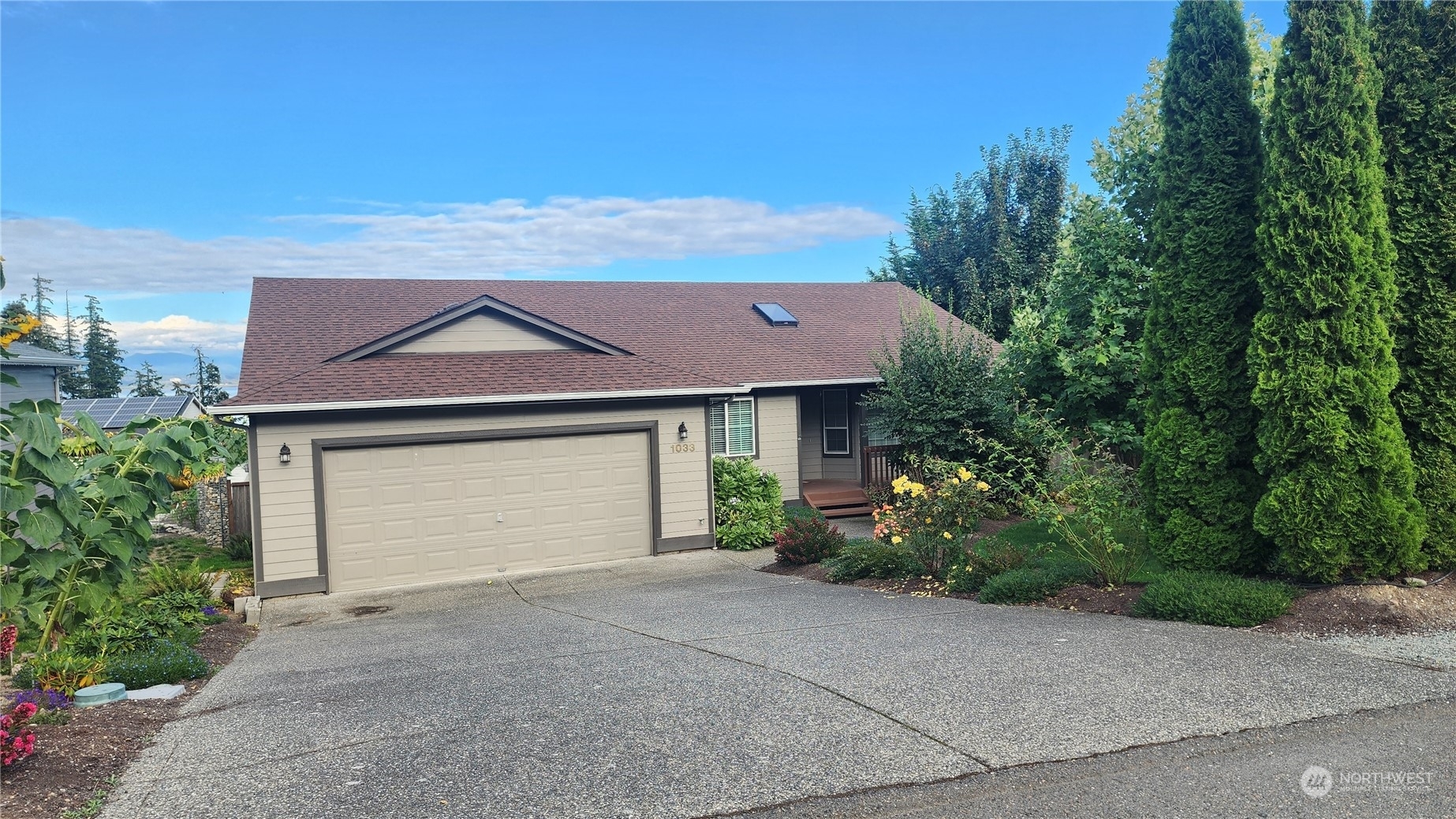 Property Photo:  1033 Fisher King Way  WA 98282 