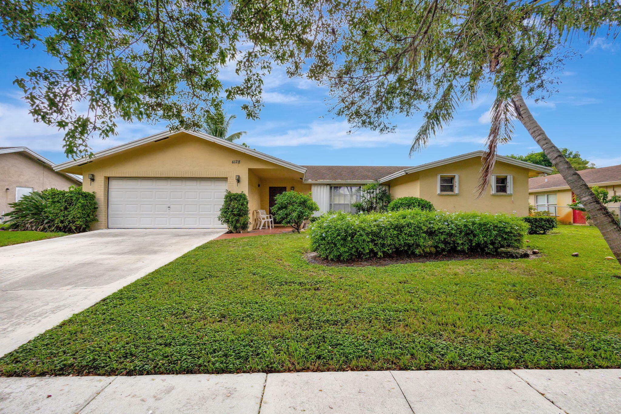 4128 Waverly Drive  West Palm Beach FL 33407 photo