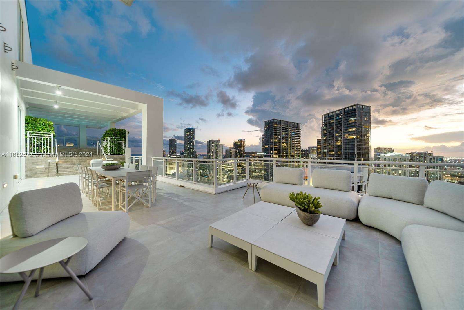 Property Photo:  900 Brickell Key Blvd Ph3401  FL 33131 