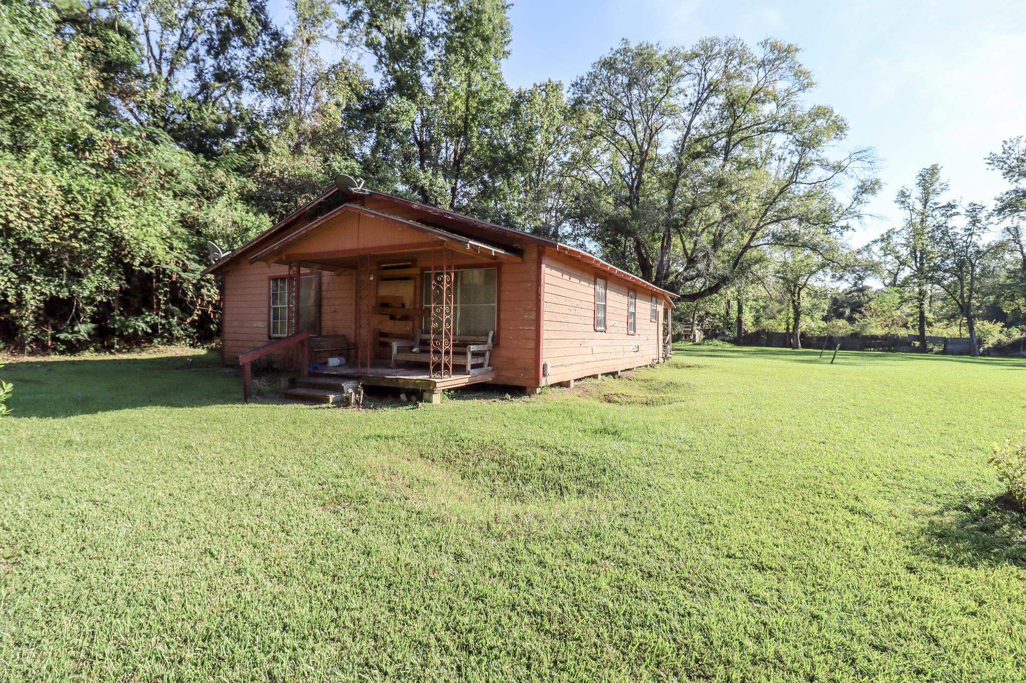 Property Photo:  1315 W Avenue L  TX 77656 