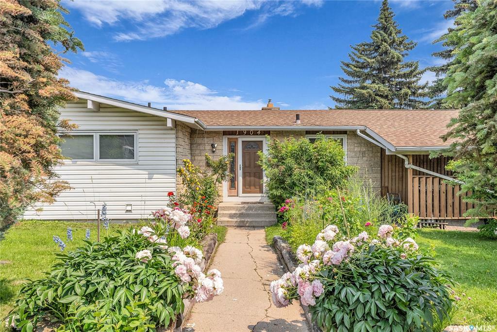 Property Photo:  1904 Pembina Avenue  SK S7K 1C3 