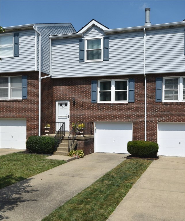 Property Photo:  317 Parkridge Ln  PA 15108 