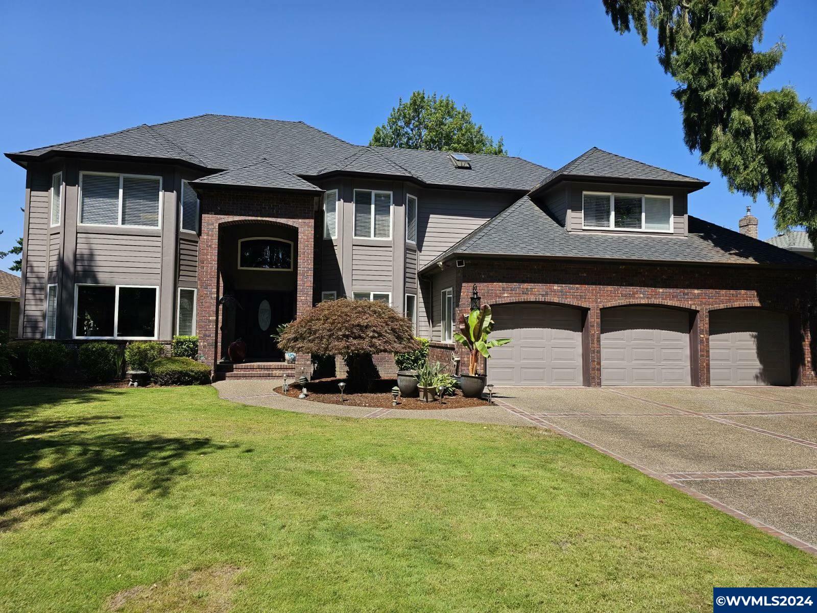 Property Photo: 719 McNary Estates Dr N OR 97303