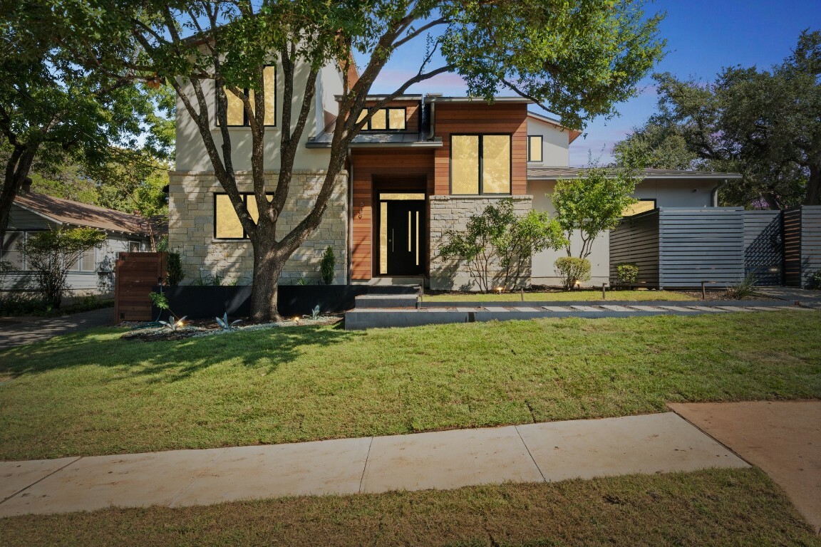 809 Bouldin Avenue  Austin TX 78704 photo