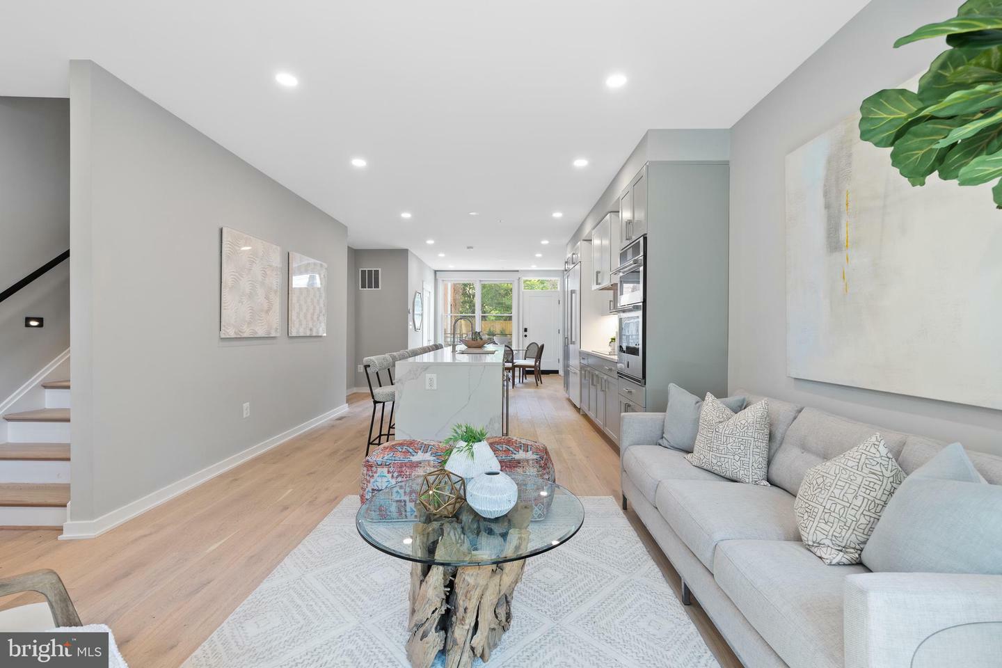 Property Photo:  406 D Street SE  DC 20003 