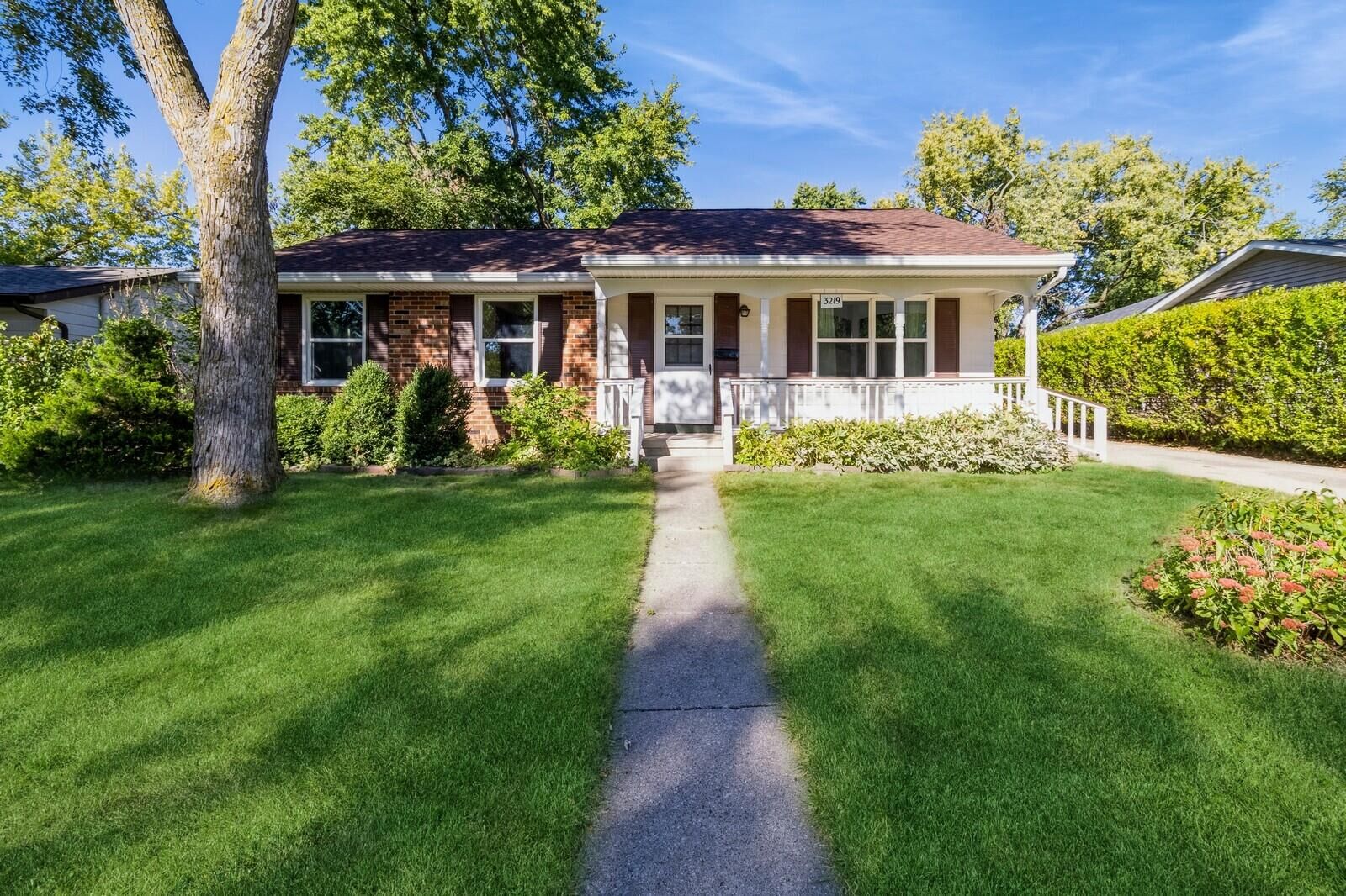 Property Photo:  3219 Garner Avenue  IA 50010 