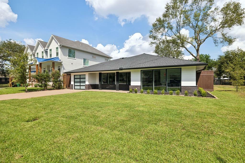 Property Photo:  6118 Hurst Street  TX 77008 