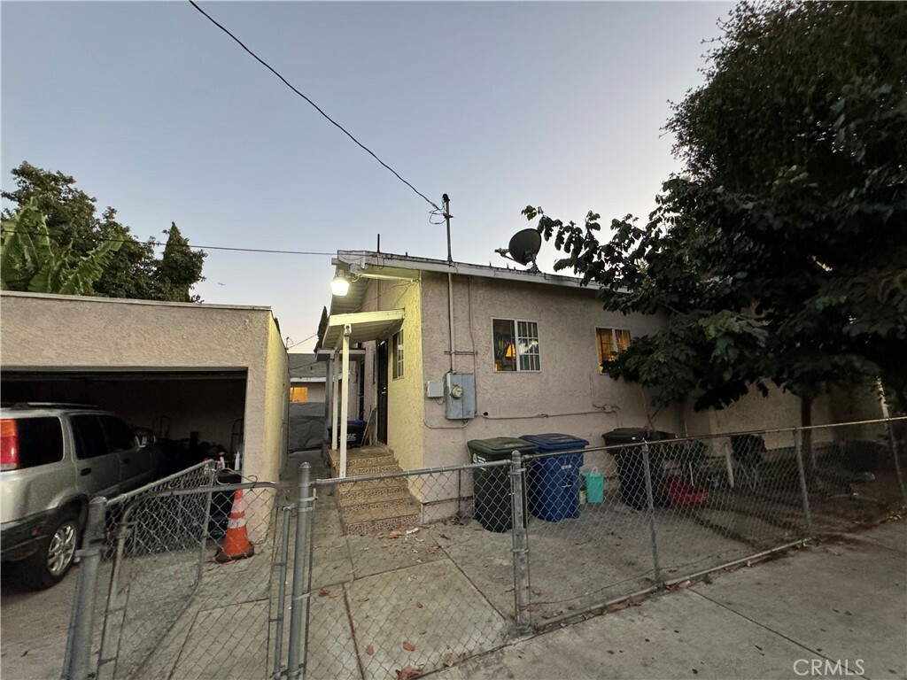 Property Photo:  6902 Albany Street  CA 90255 