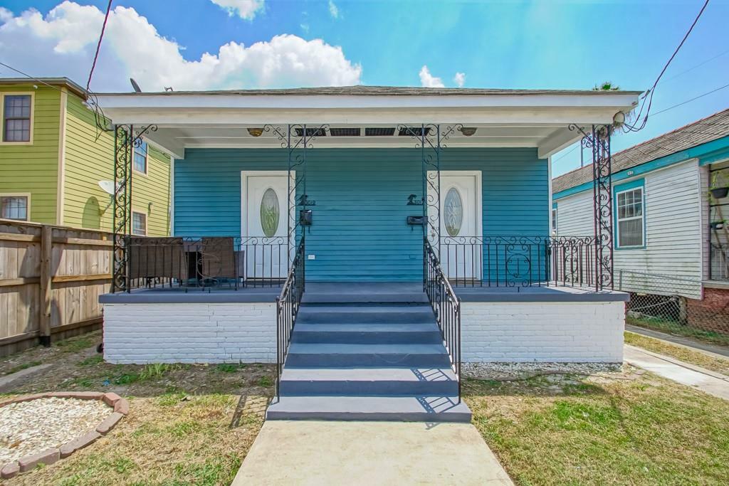 Property Photo:  3017 Annette Street  LA 70122 