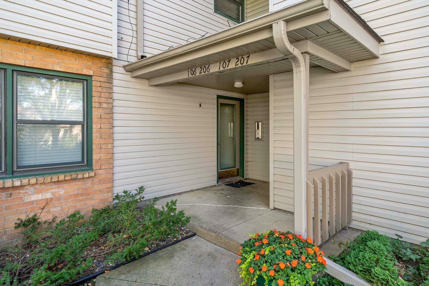 Property Photo:  990 Kensington Trail 207  MN 55123 