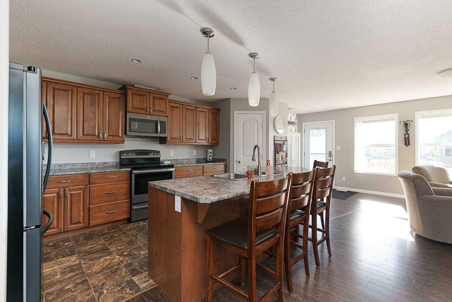 Property Photo:  2715 73 Avenue 14  AB T9V 3L7 