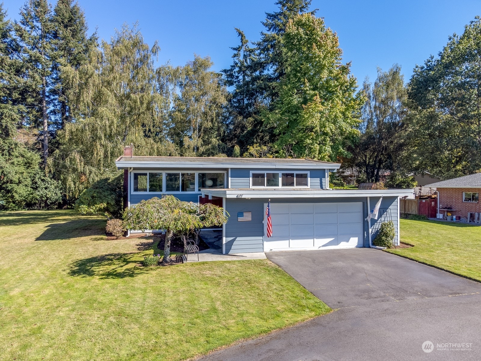 Property Photo:  817 Olympic Boulevard  WA 98203 