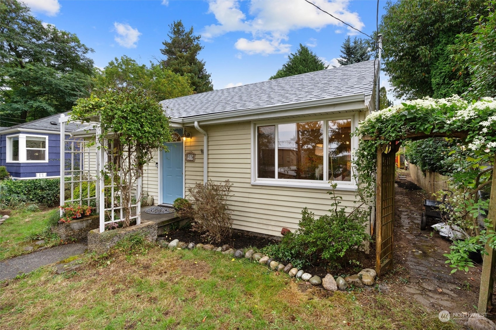 Property Photo:  9224 14th Avenue SW  WA 98106 