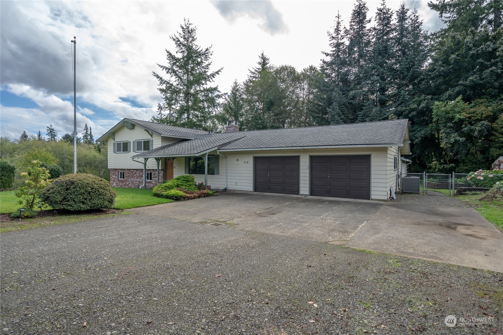 Property Photo:  516 Lucky Lane  WA 98520 