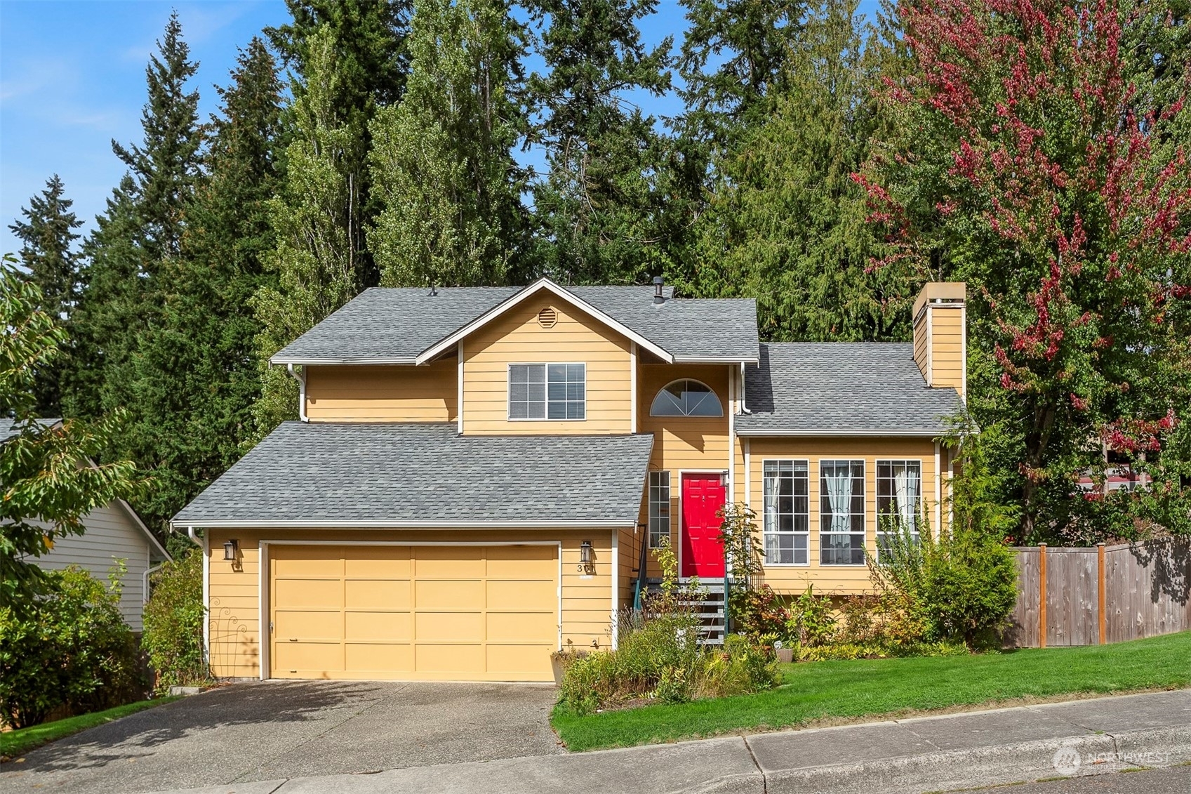 Property Photo:  301 60th Place SE  WA 98203 